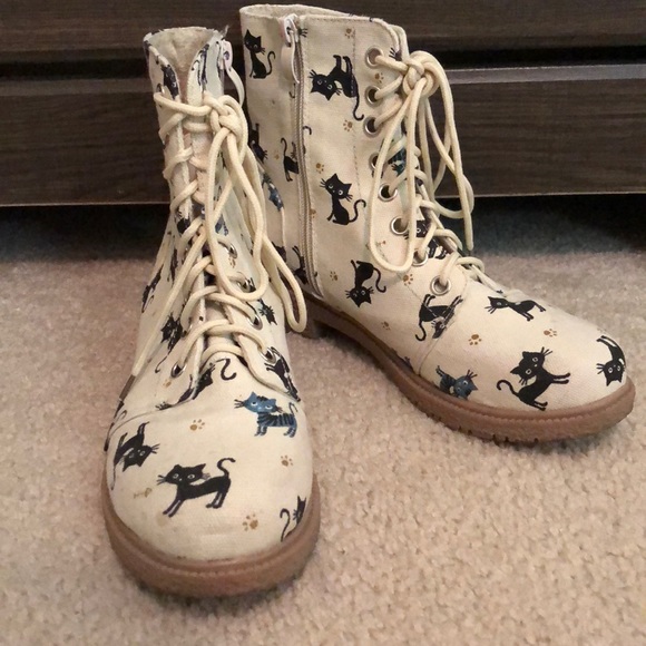 cat military boots